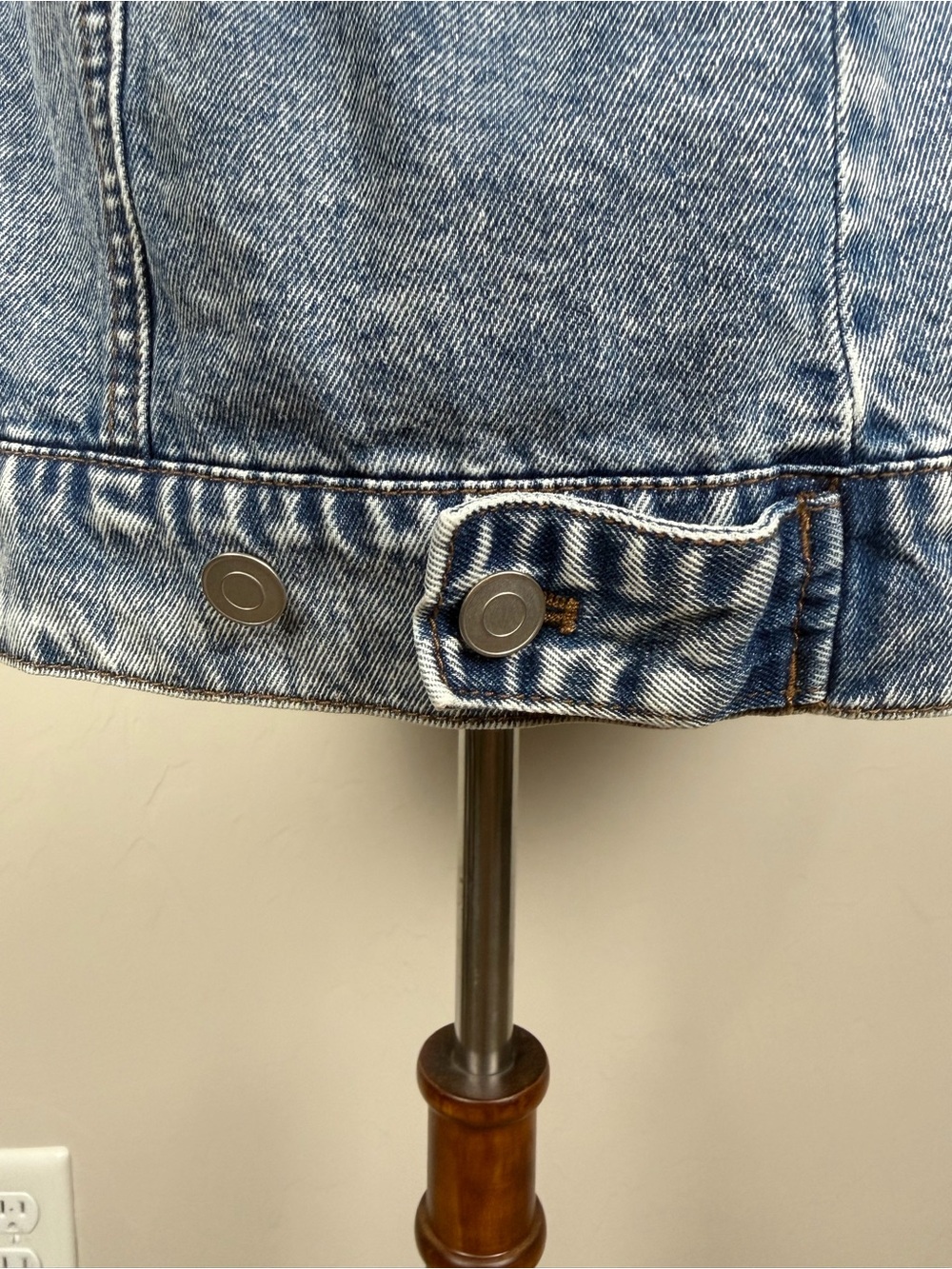 Avec Les Filles Patchwork Blue Denim Jacket with Quilted Sleeves - Picture 13 of 17